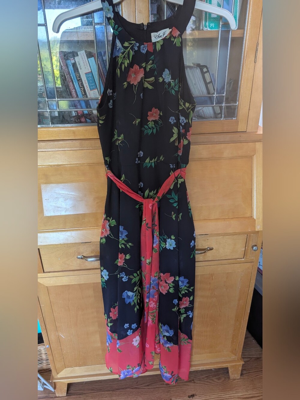 Beautiful Sleeveless Navy Floral Dress